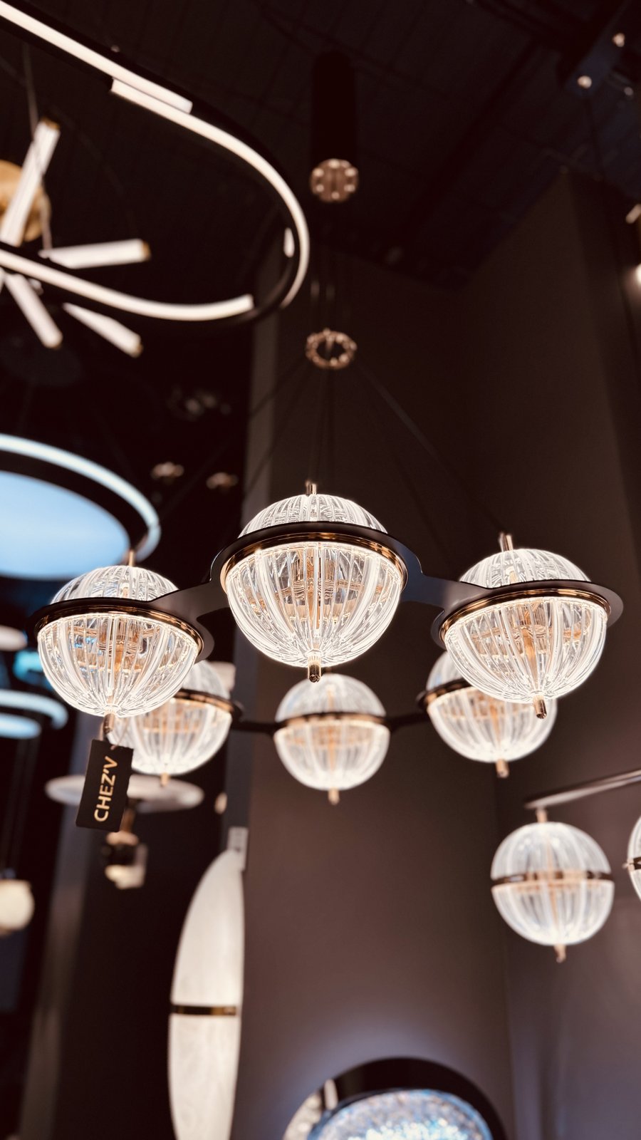 Chez'V koleksiyonlarını daha yakından inceleyin. - Dijital Yayın Kapağı